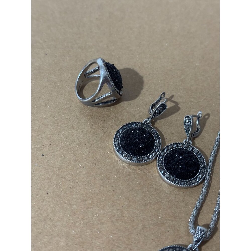 Beonon Black Crystal Jewelry Set – Necklace, Earrings & Ring for Women
